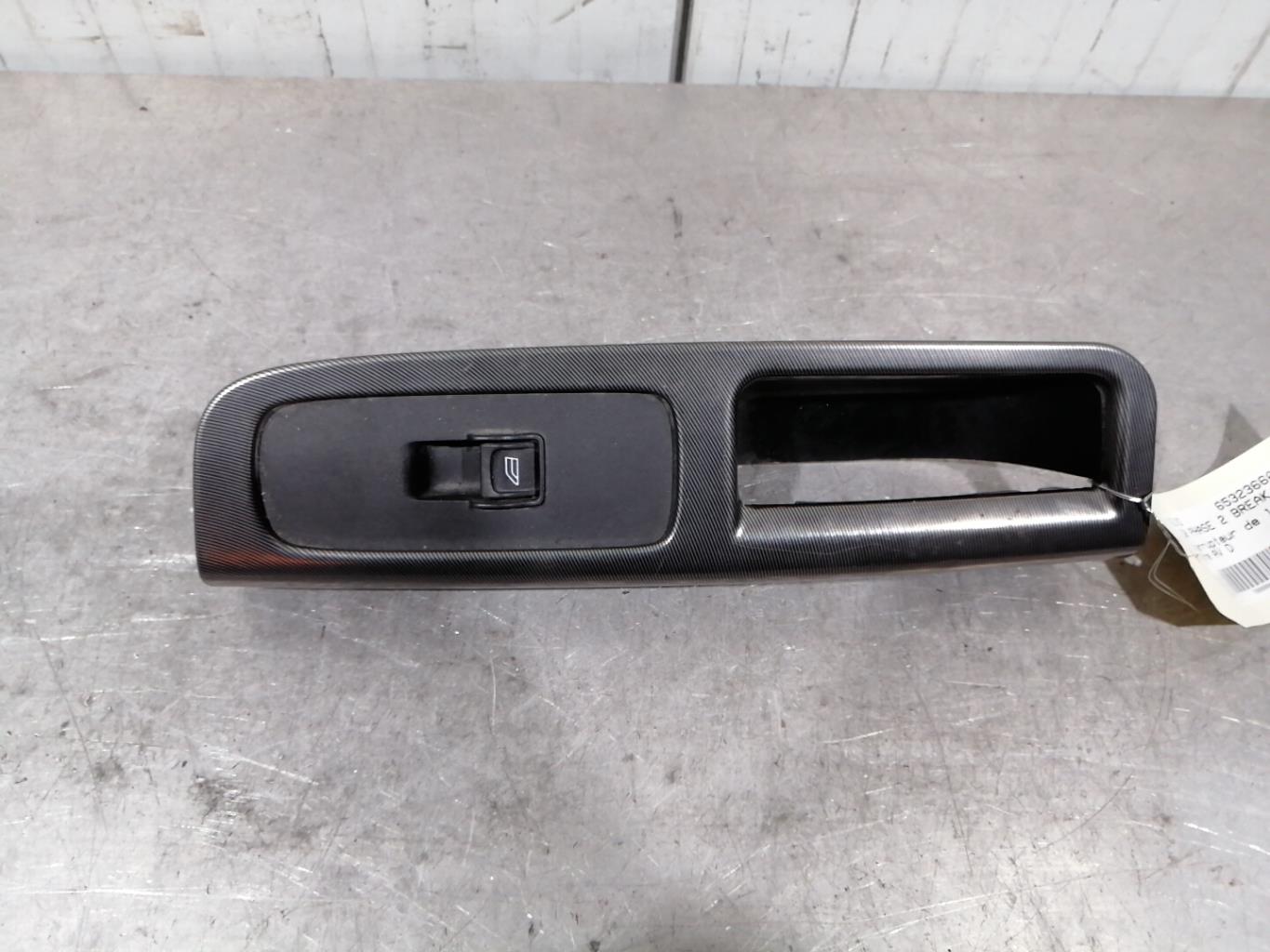 Interruttore lavacristalli anteriore destro VOLVO V 50 PHASE 2 BREAK Diésel - 1