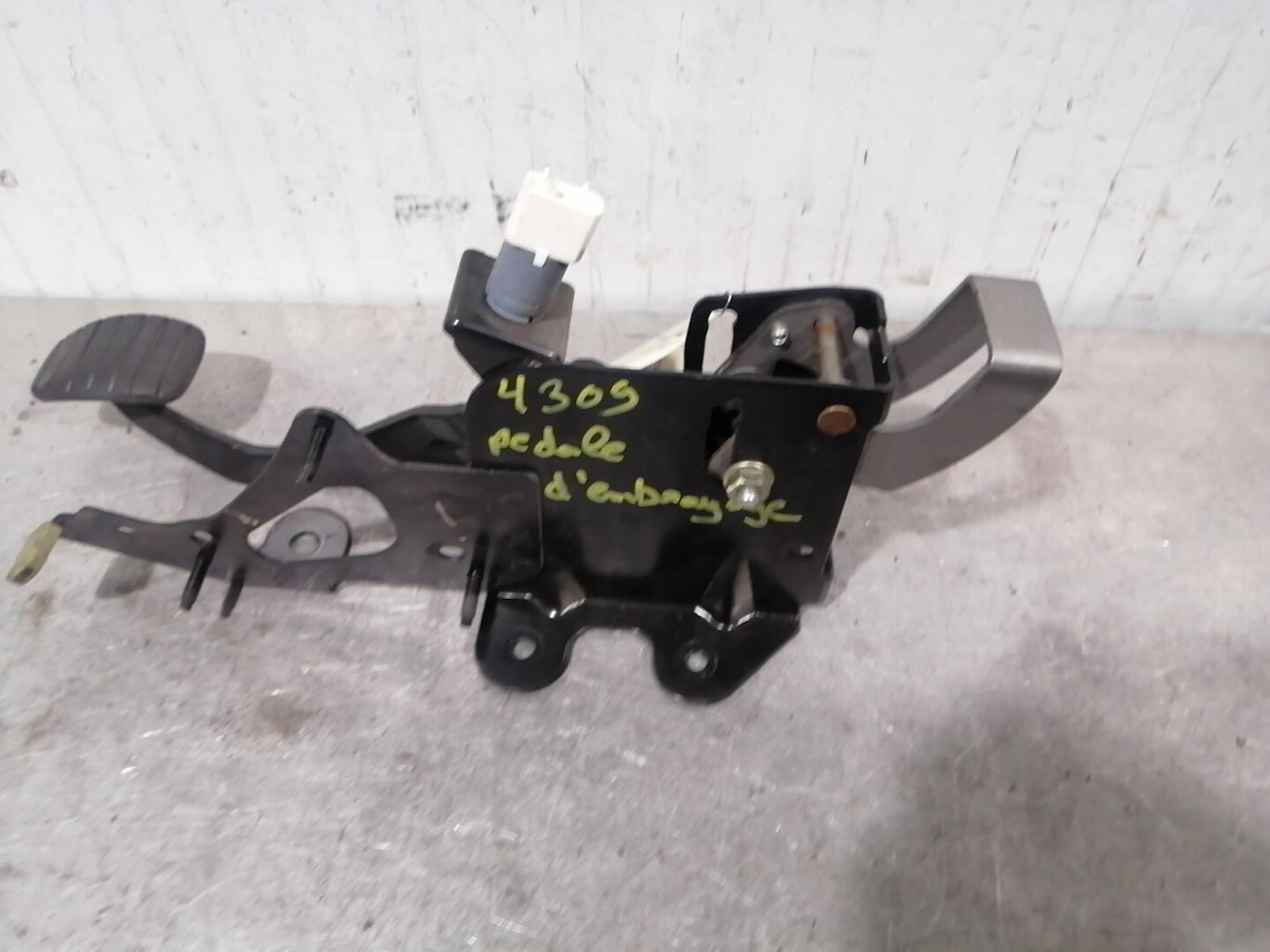 Pedale d'embrayage RENAULT MEGANE 2 PHASE 1 Diesel - 1