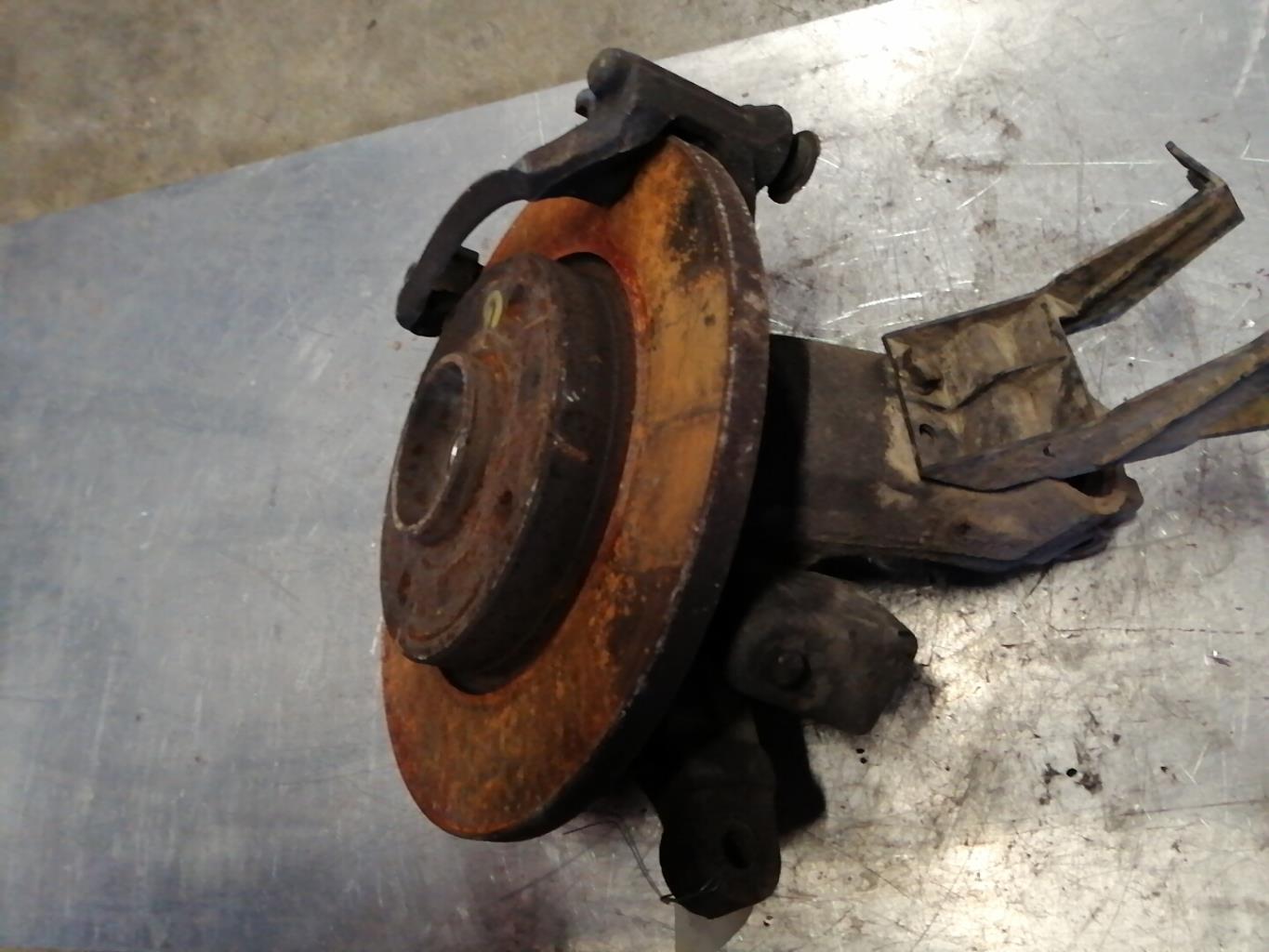 Fusee avant gauche PEUGEOT 206+ Essence - 1