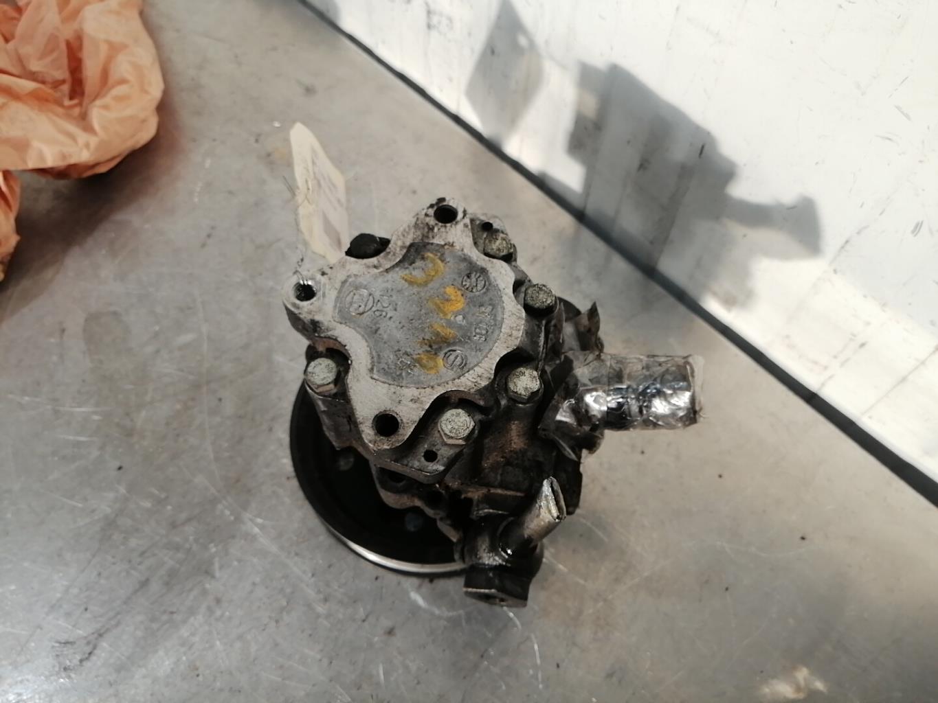 Pompe de direction AUDI A4 2 AVANT PHASE 2 BREAK Diesel - 1
