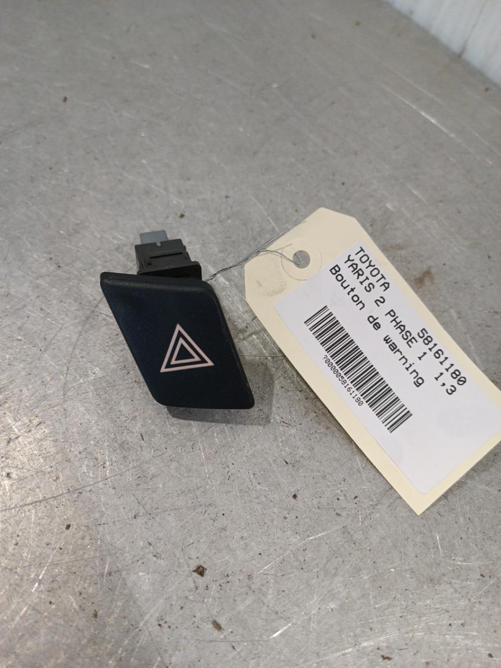 Bouton de warning TOYOTA YARIS 2 PHASE 1 Essence - 1