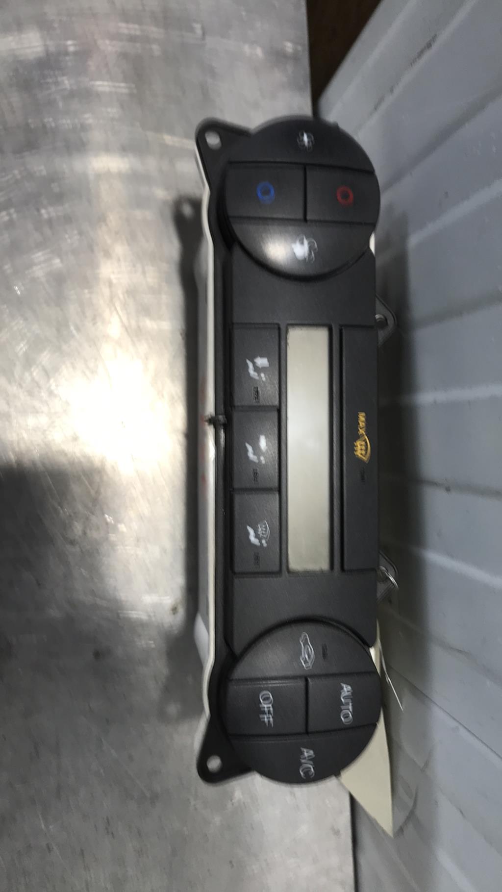 Commande chauffage FORD FIESTA 5 PHASE 2 Essence - 1