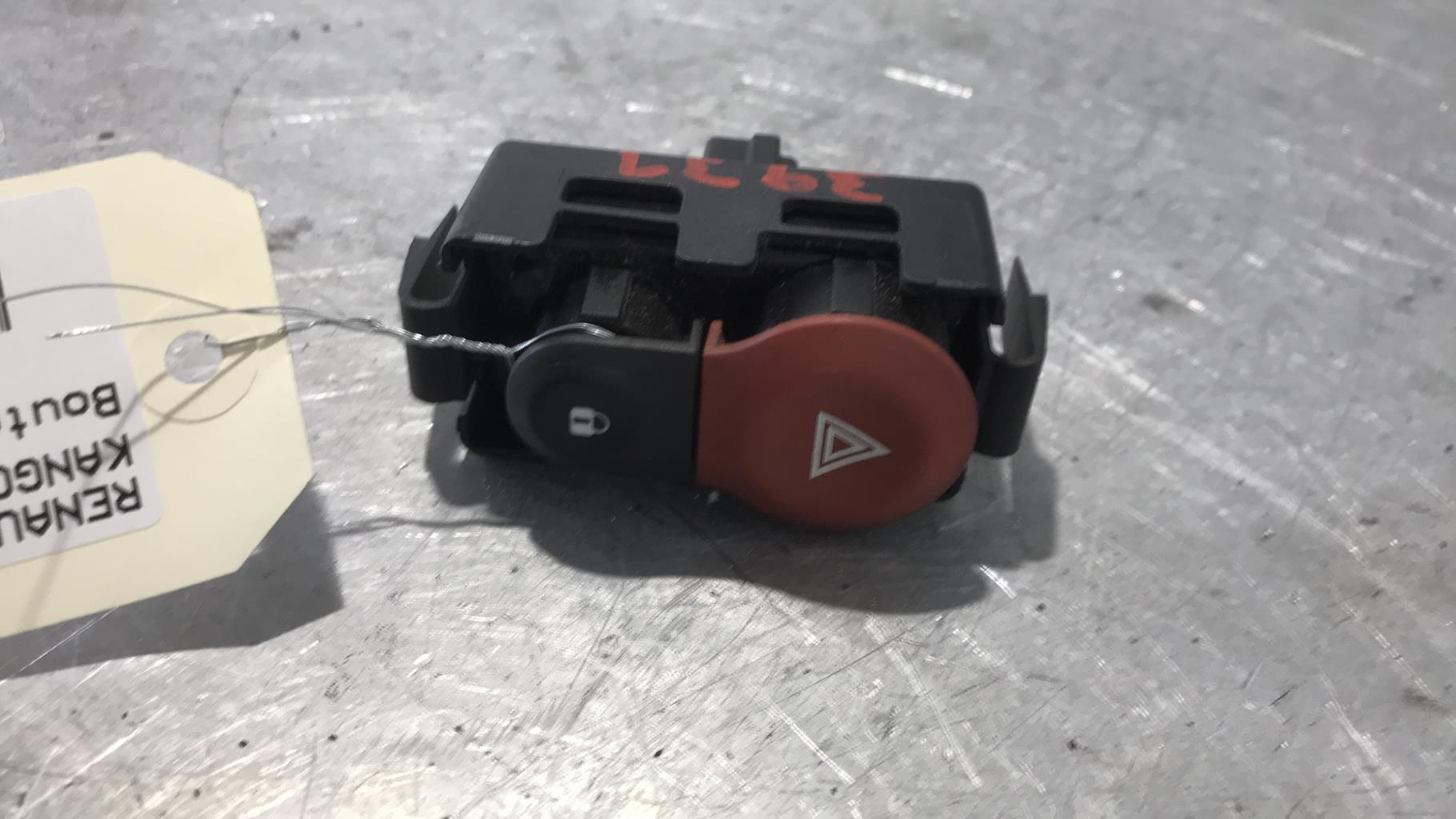 Bouton de warning RENAULT KANGOO 2 PHASE 1 Diesel - 1