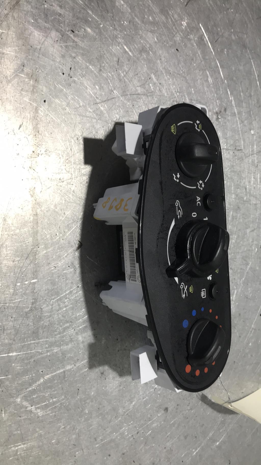 Commande chauffage DACIA SANDERO 1 Diesel - 1
