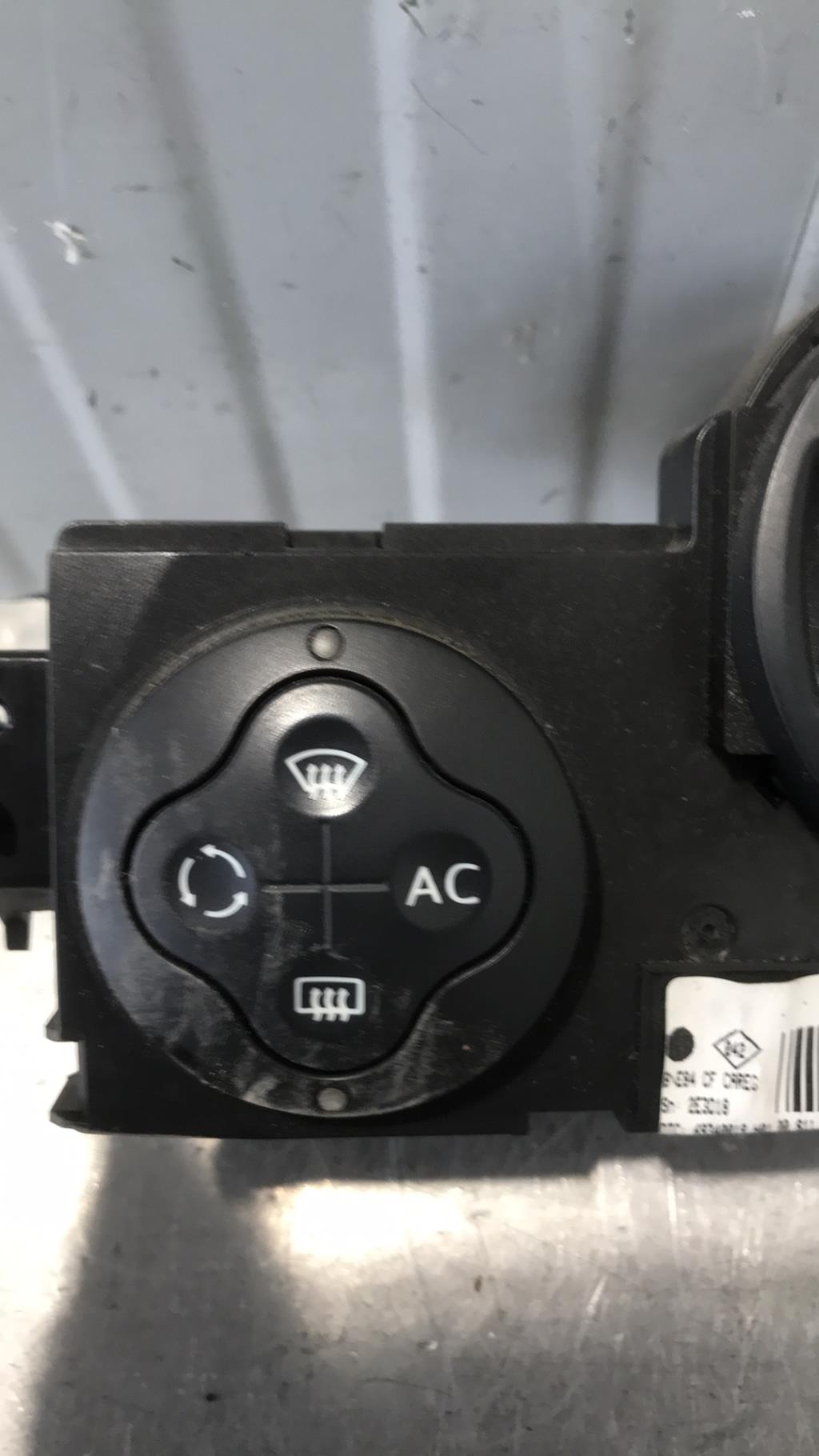 Commande chauffage RENAULT MEGANE 2 PHASE 1 Essence - 1