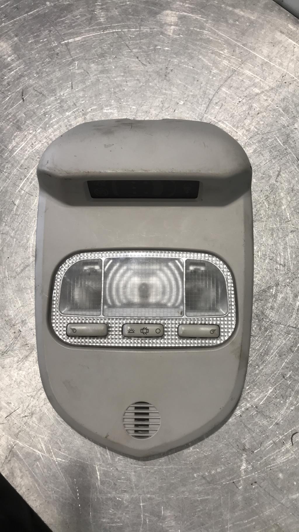Luce di cortesia PEUGEOT 5008 1 PHASE 1 Diésel - 1