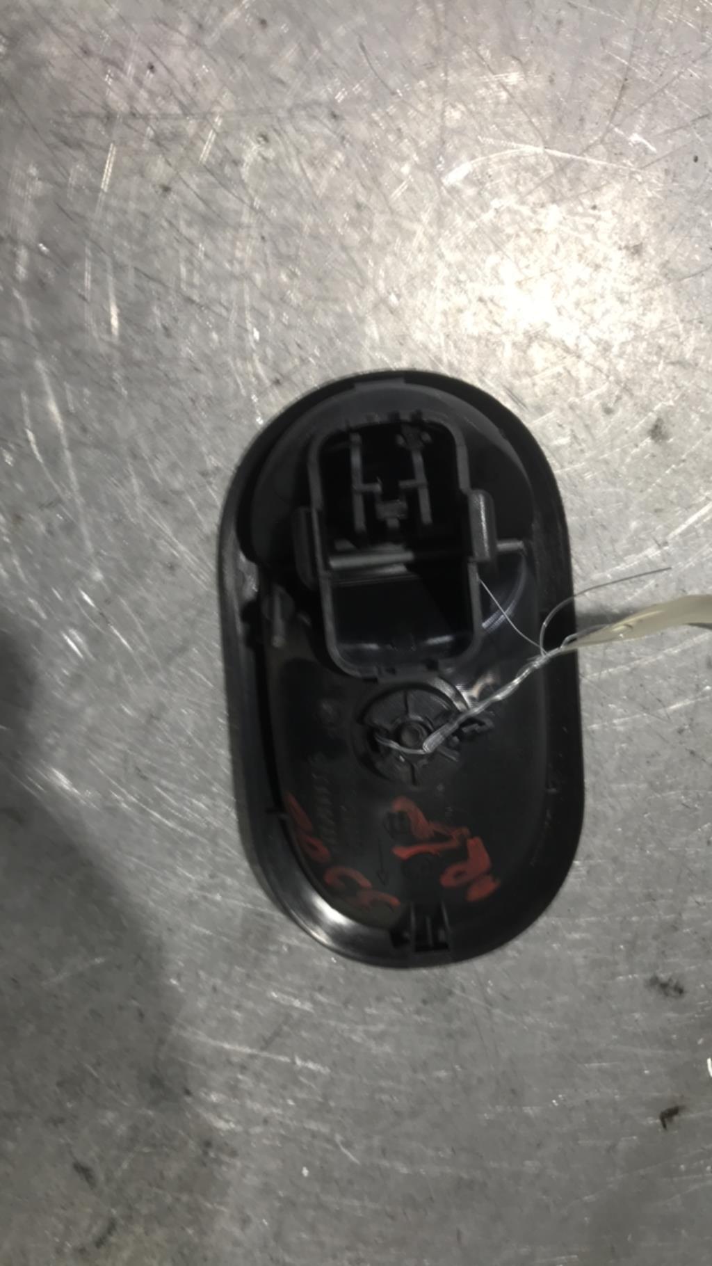 Maniglia interna posteriore sinistra RENAULT CLIO 3 PHASE 2 BREAK Diésel - 1