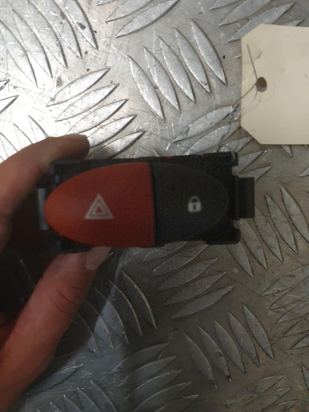Bouton de warning RENAULT TWINGO 2 PHASE 2 Diesel - 1