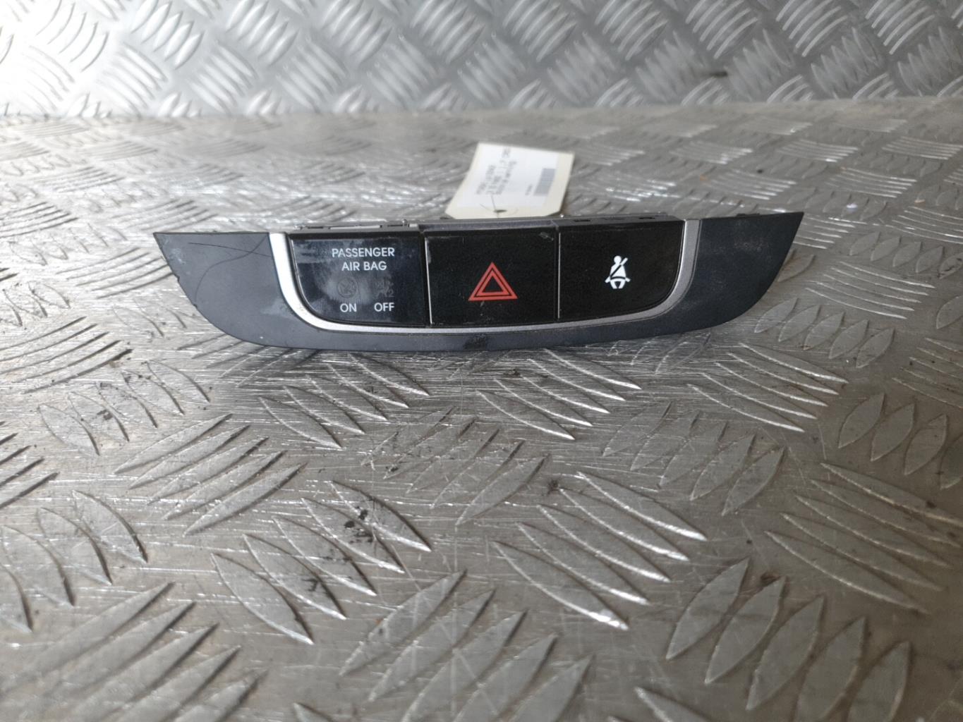 Bouton de warning HYUNDAI IX 35 PHASE 1 Diesel - 1