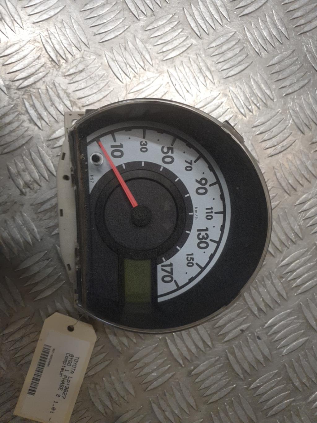 Compteur TOYOTA AYGO 1 PHASE 2 Essence - 1