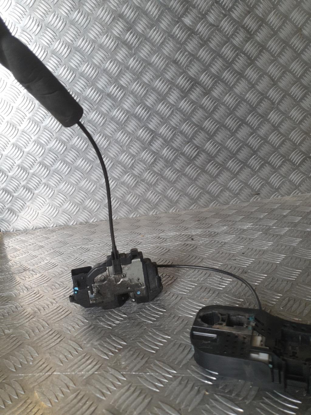 Chiusura centralizzata posteriore destra RENAULT MEGANE 3 PHASE 1 Diésel - 1