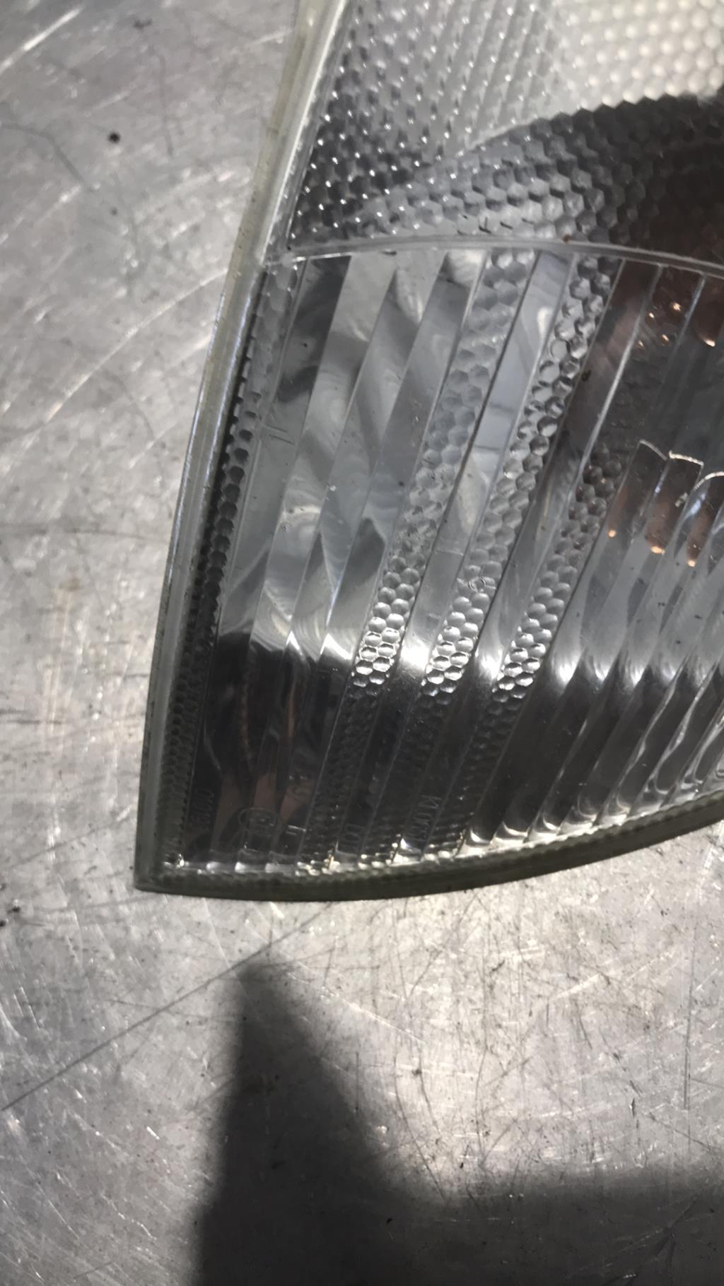 Optique avant secondaire droit (feux)(clignotant) BMW SERIE 3 E46 PHASE 1 Diesel - 1
