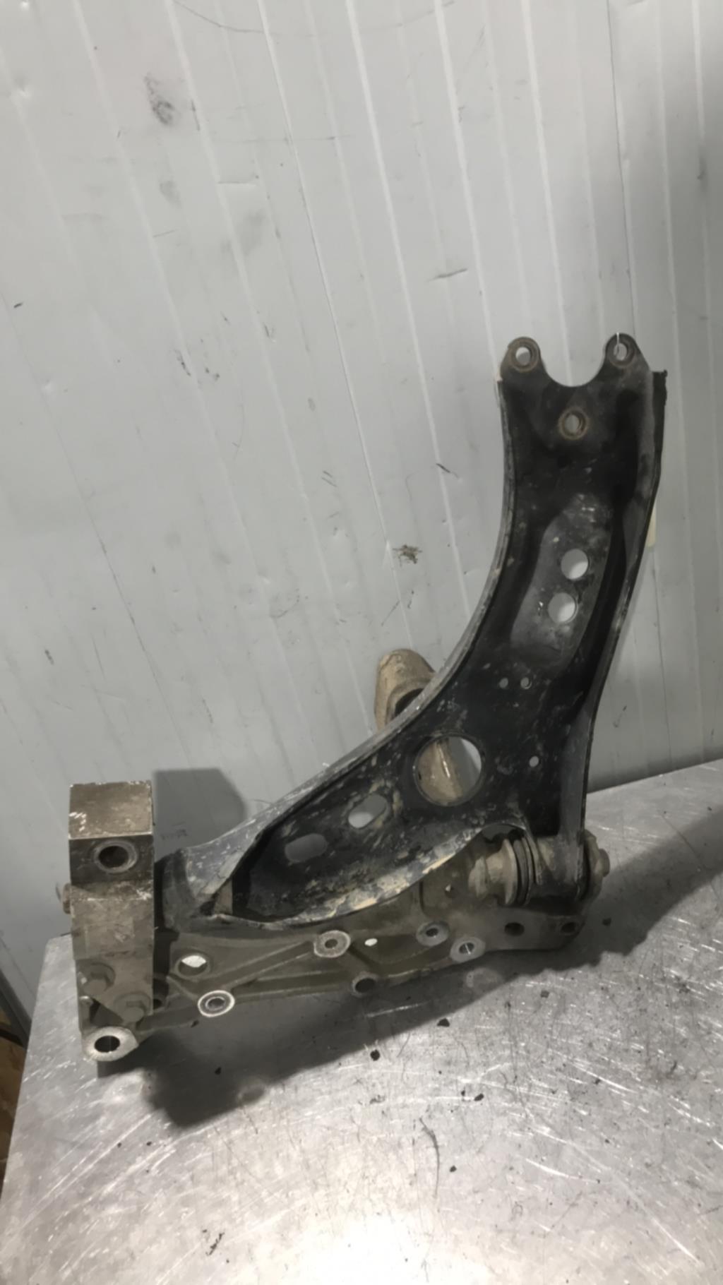 Triangle avant droit VOLKSWAGEN GOLF 6 Diesel - 1