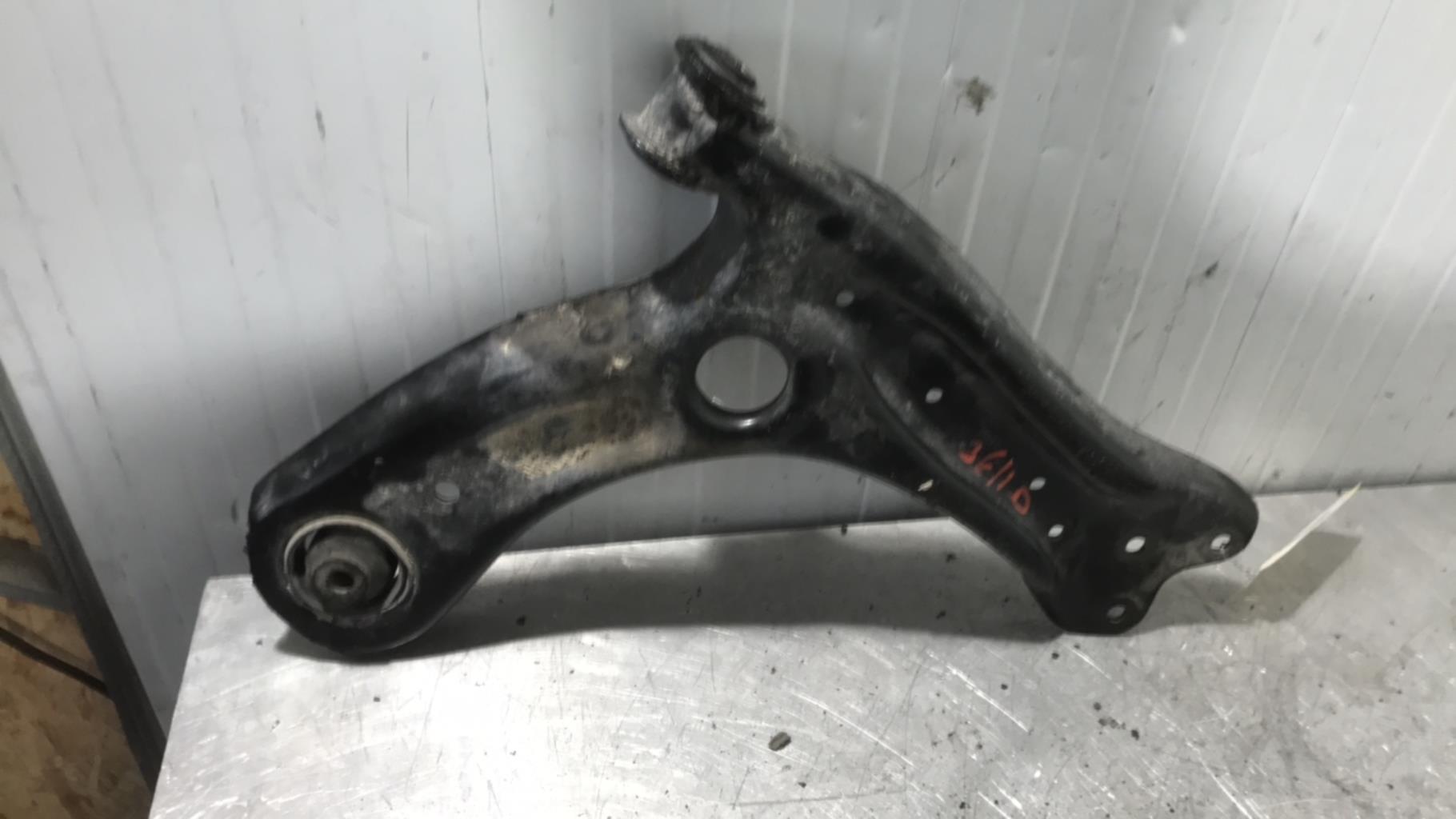 Triangolo anteriore destro VOLKSWAGEN POLO 5 PHASE 1 Gasolina - 1