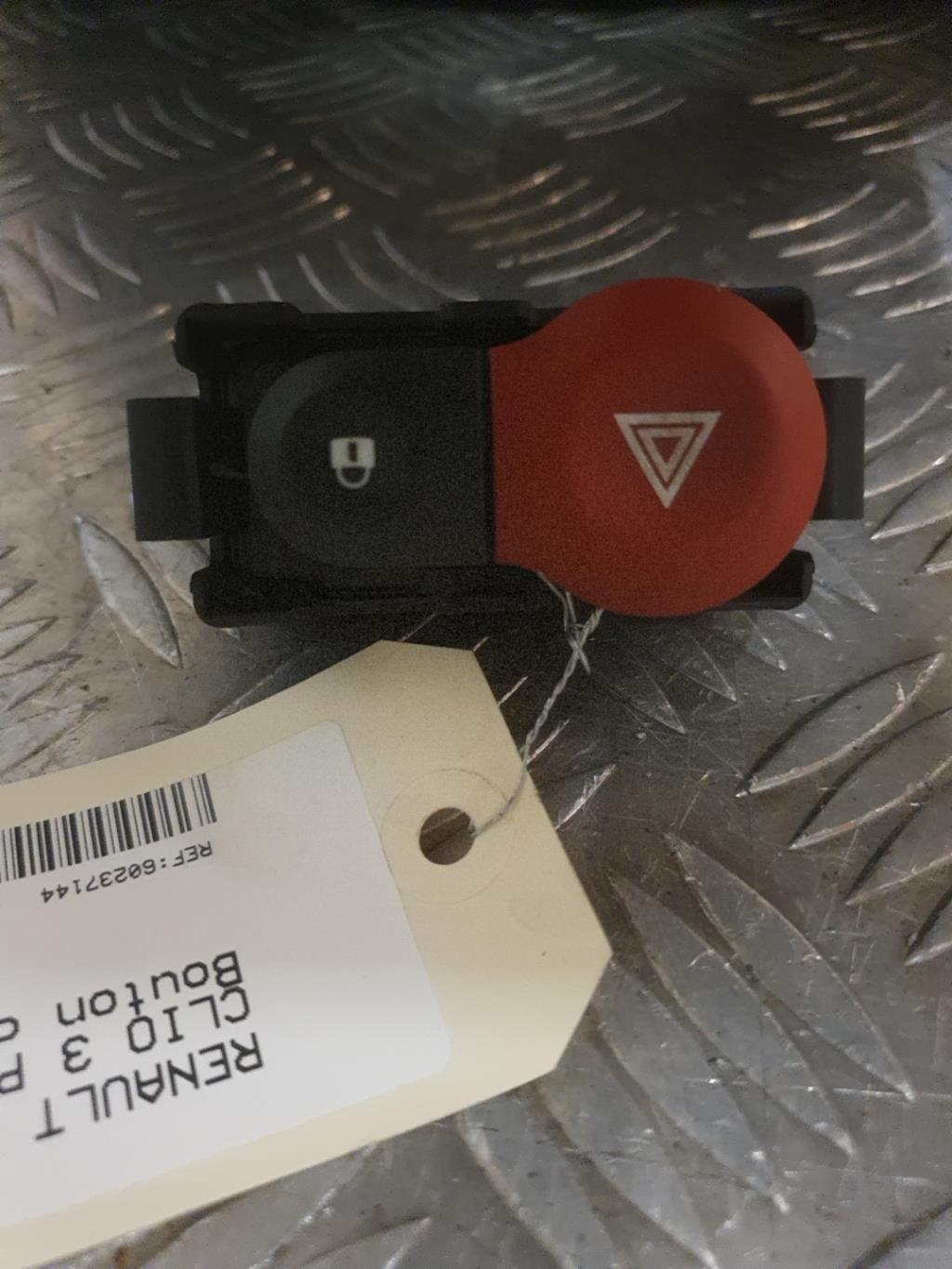 Bouton de warning RENAULT CLIO 3 PHASE 1 Diesel - 1
