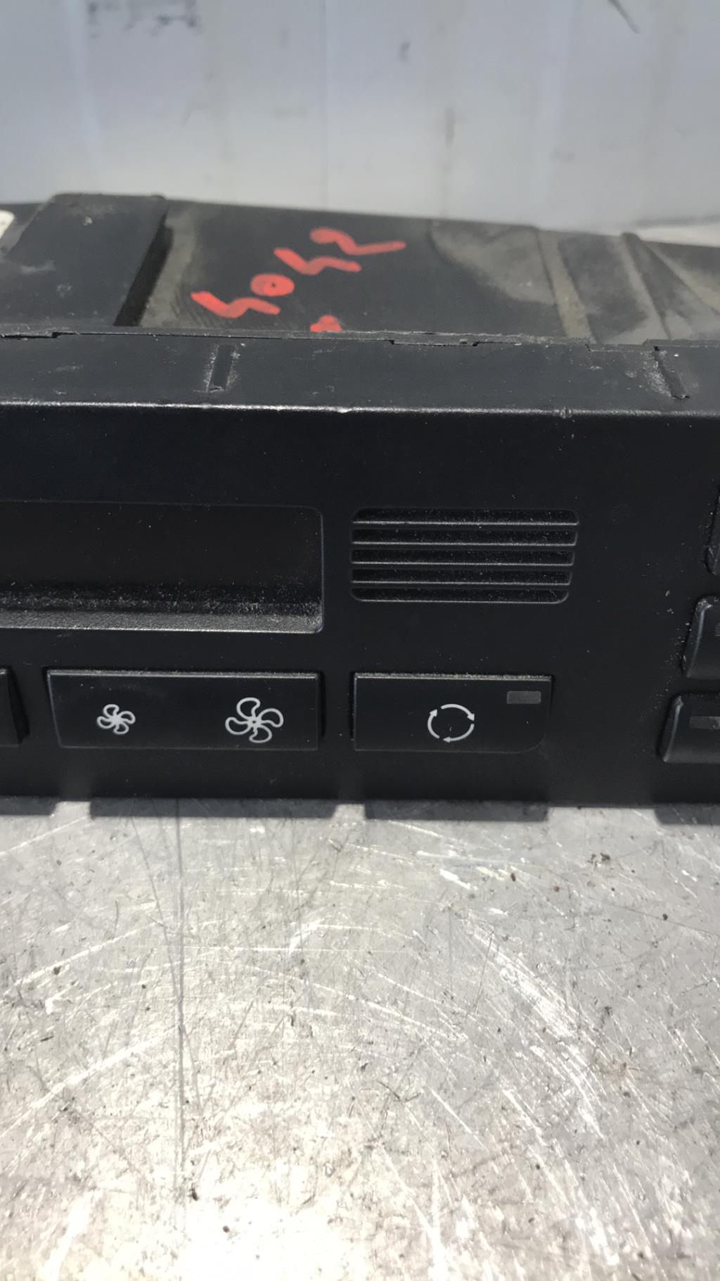 Commande chauffage BMW SERIE 3 E46 PHASE 1 Diesel - 1