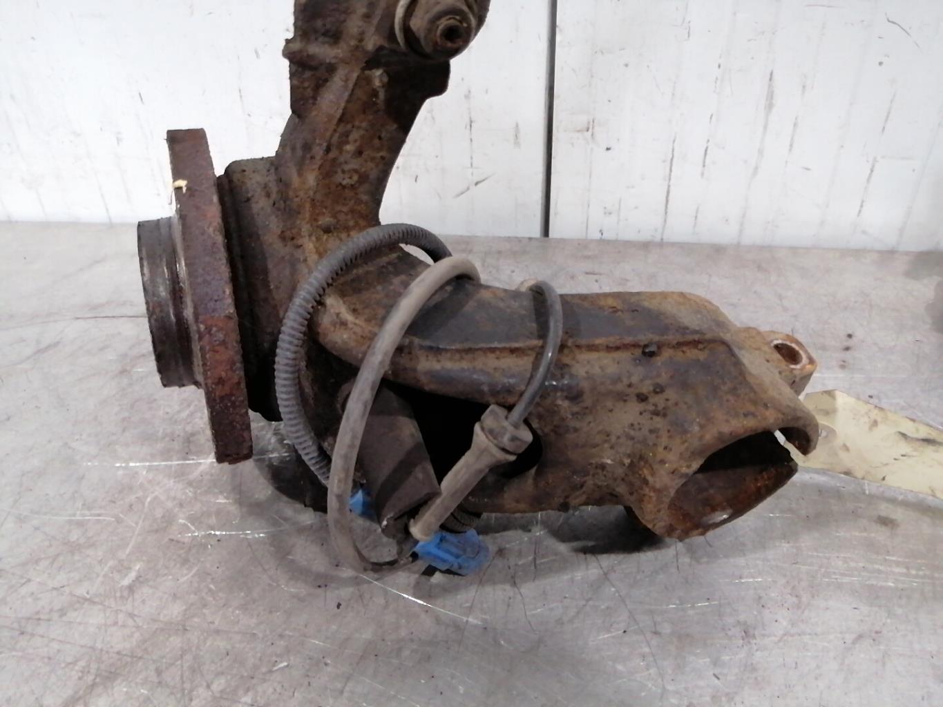 Fusee avant droit PEUGEOT 207 PHASE 1 BREAK Diesel - 1