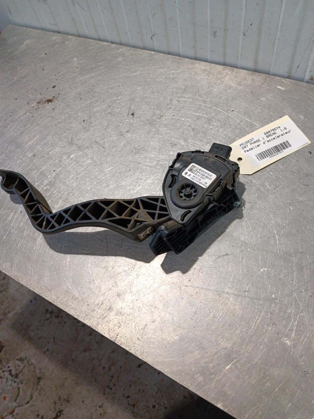 Pedale acceleratore PEUGEOT 207 PHASE 1 BREAK Diésel - 1