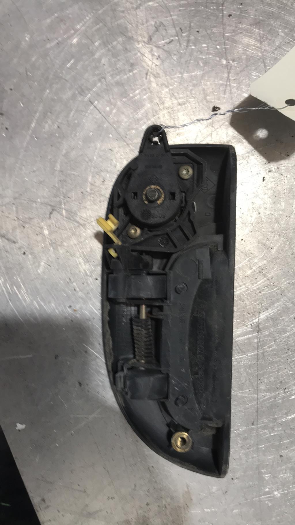Maniglia portiera anteriore destra RENAULT KANGOO 1 PHASE 1 Gasolina - 1
