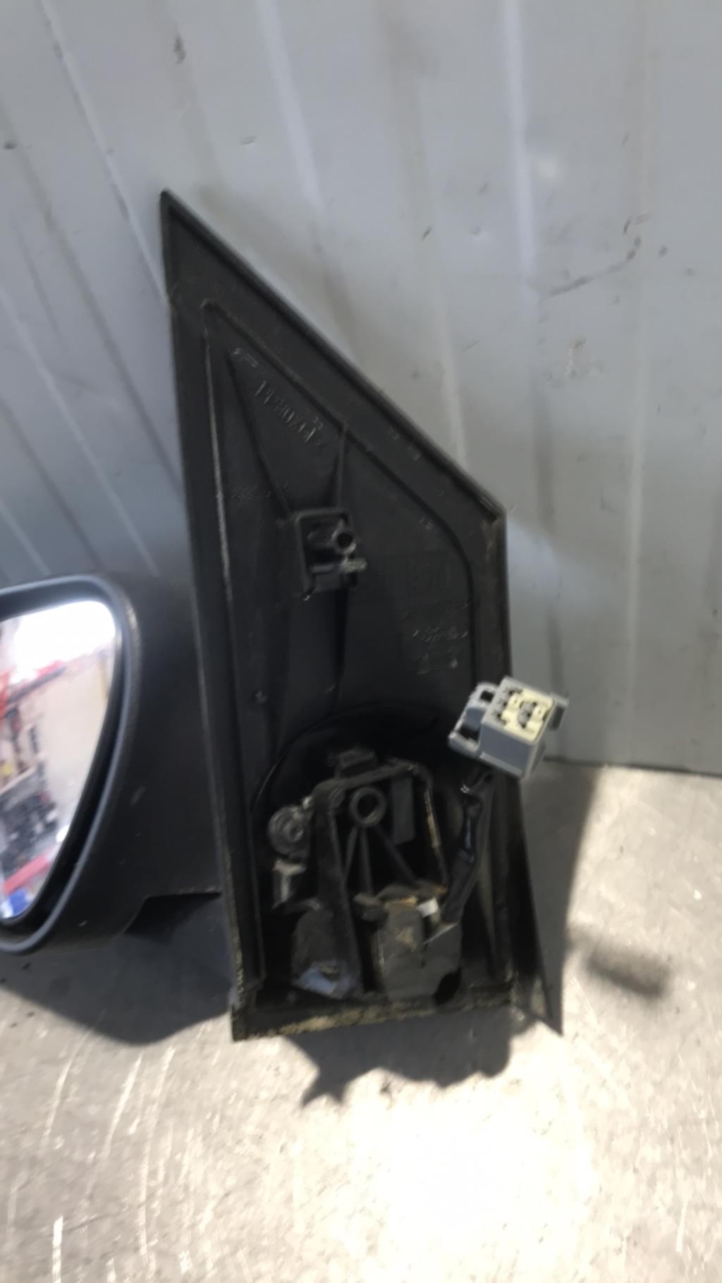 Retroviseur gauche FORD FOCUS 2 PHASE 1 Diesel - 1
