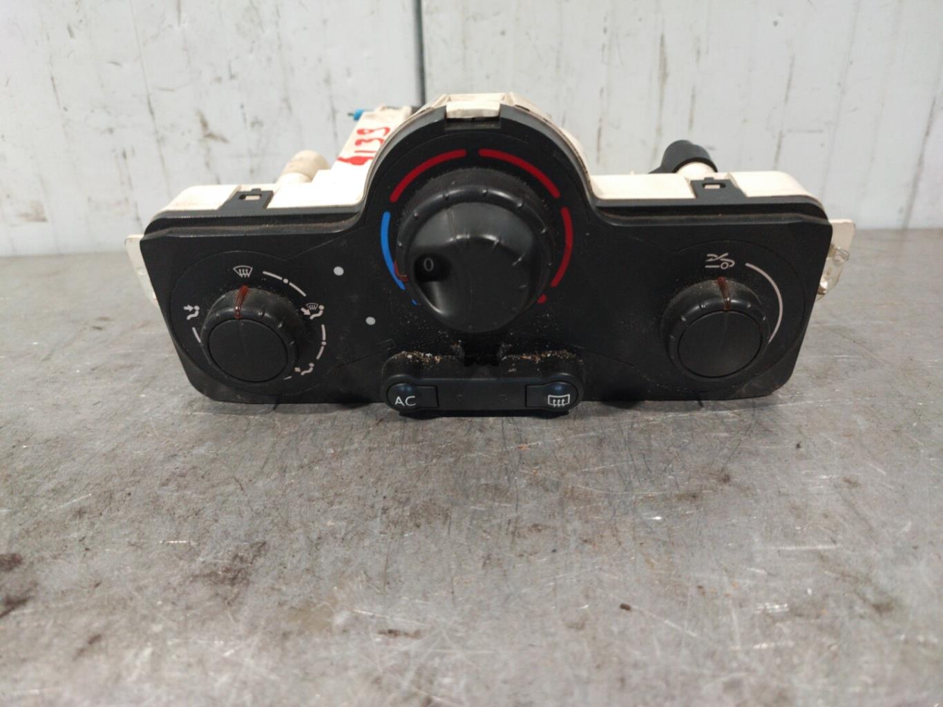 Commande chauffage RENAULT CLIO 3 PHASE 1 Diesel - 1