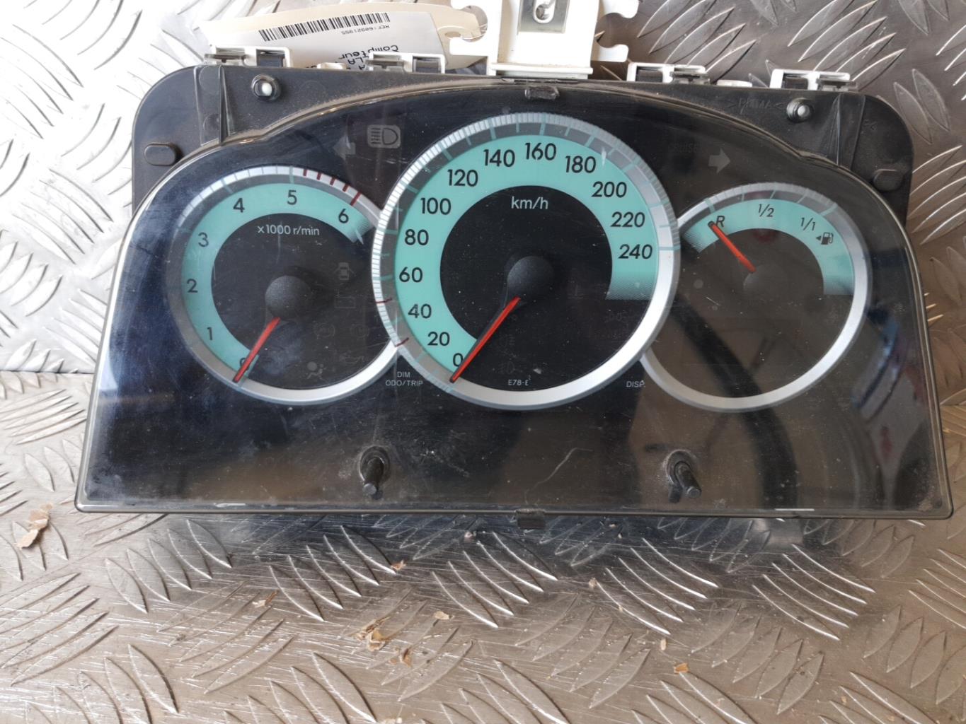 Compteur TOYOTA COROLLA VERSO 2 PHASE 2 Diesel - 1