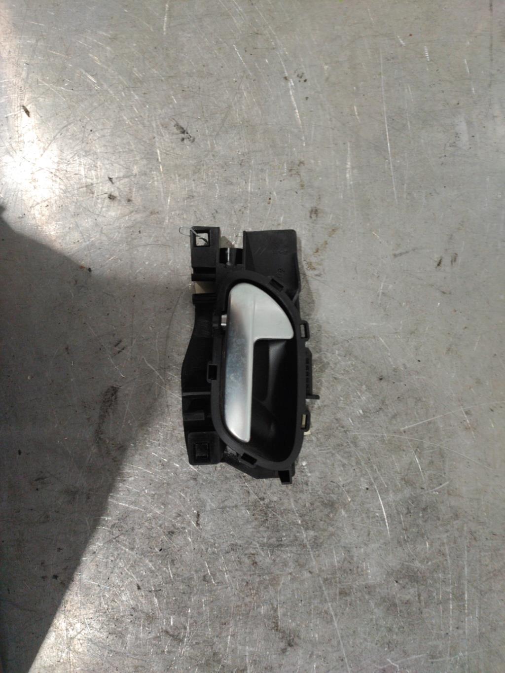 Maniglia interna anteriore sinistra PEUGEOT 208 1 PHASE 2 Gasolina - 1