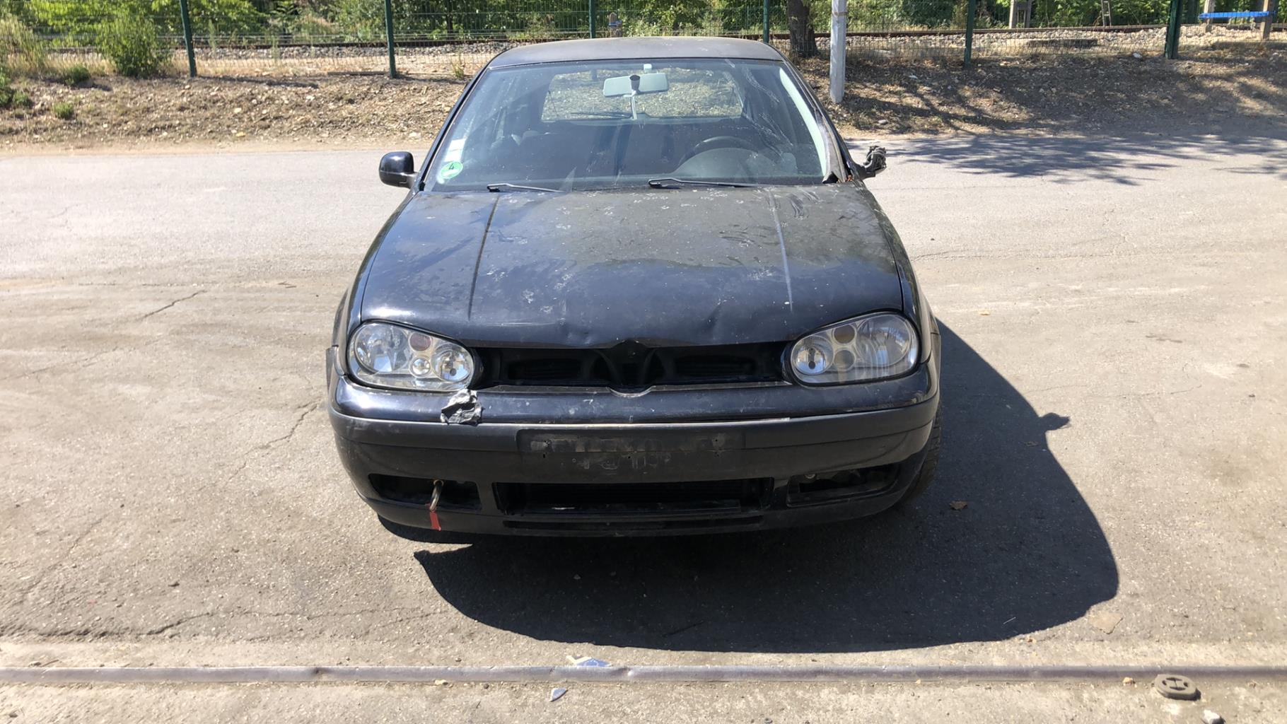 Plage arriere VOLKSWAGEN GOLF 4 Essence - 1
