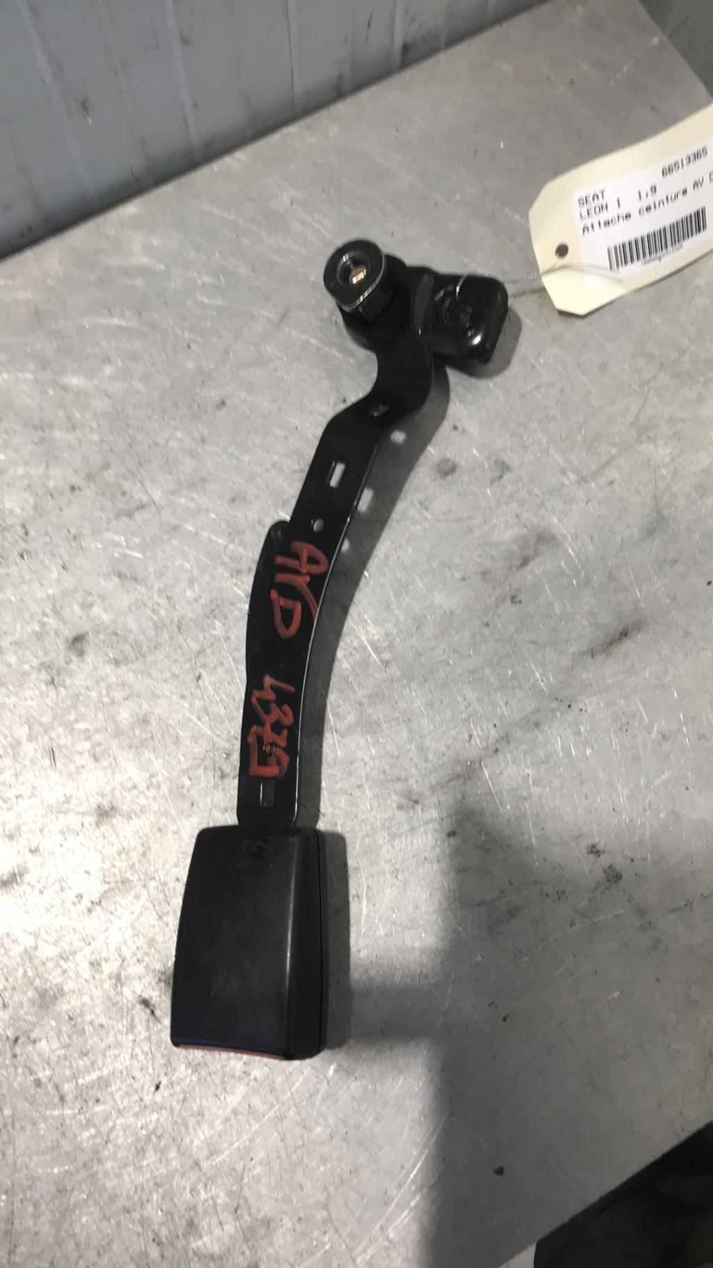 Aggancio cintura sicurezza anteriore destro SEAT LEON 1 Diésel - 1