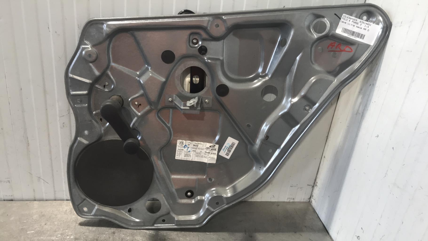 Alzacristalli manuale posteriore destro VOLKSWAGEN POLO 4 PHASE 2 Diésel - 1