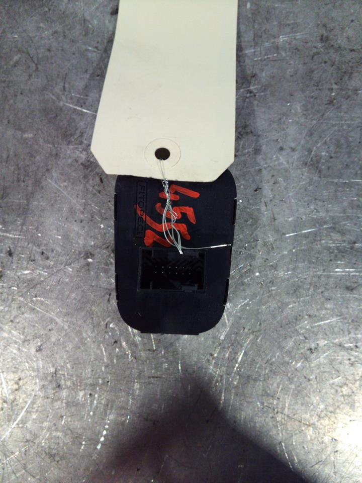 Bouton de warning FIAT QUBO Diesel - 1