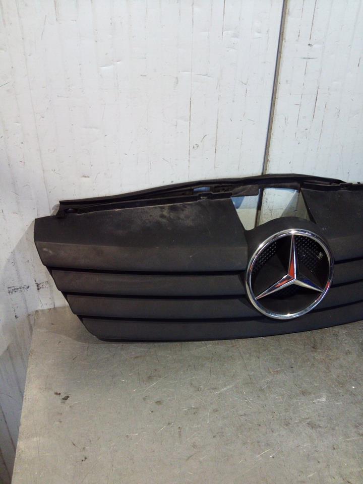 Calandre MERCEDES VANEO 414 Diesel - 1