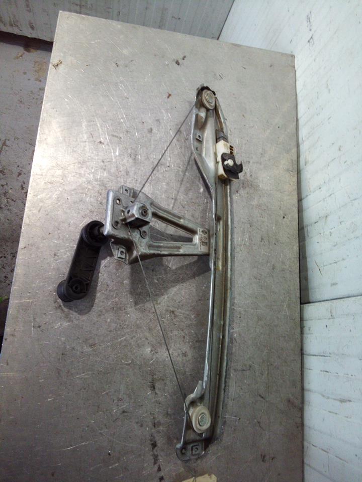 Alzacristalli manuale posteriore destro RENAULT CLIO 3 PHASE 1 BREAK Diésel - 1