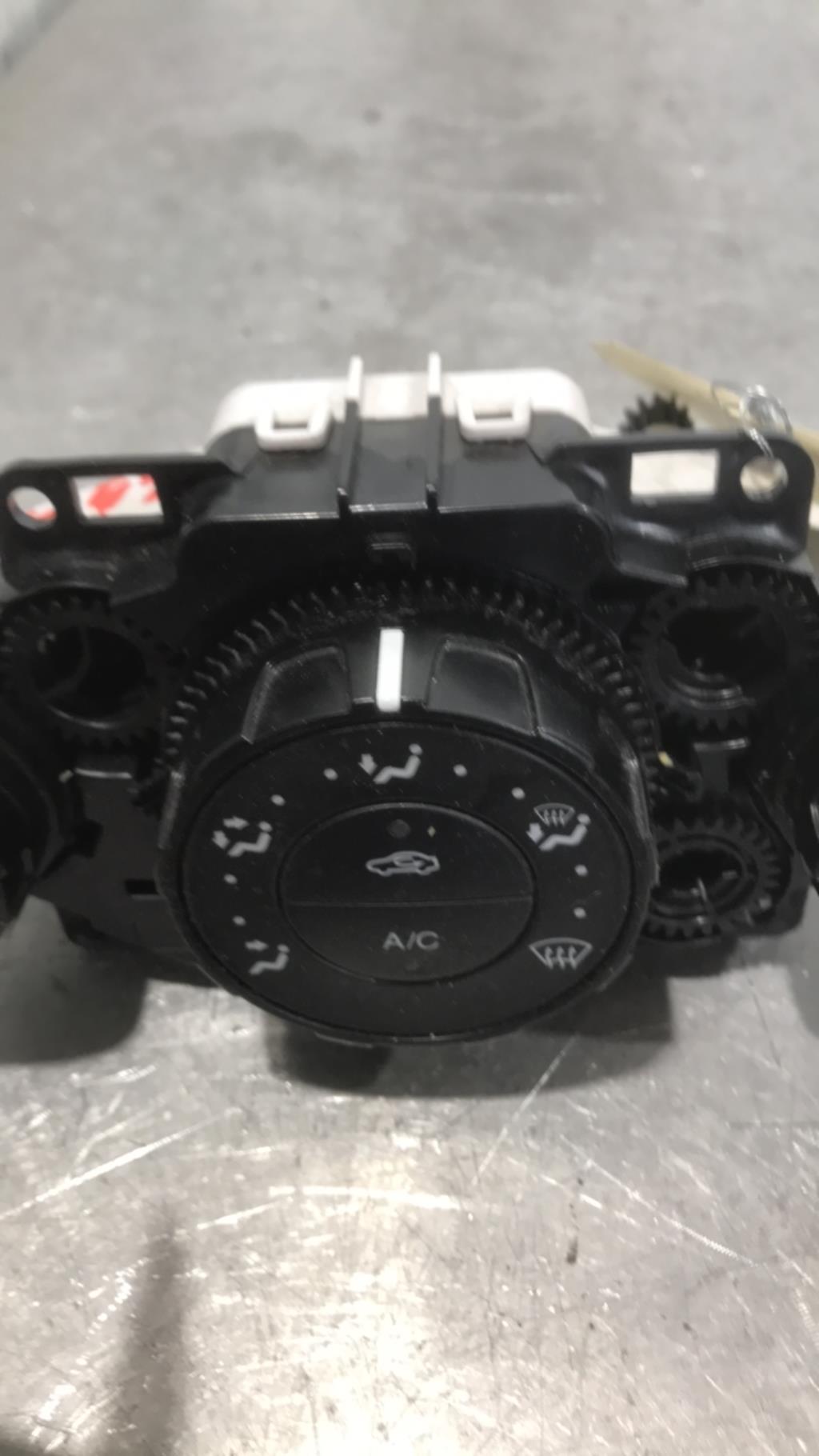 Commande chauffage FORD FIESTA 6 PHASE 1 Diesel - 1
