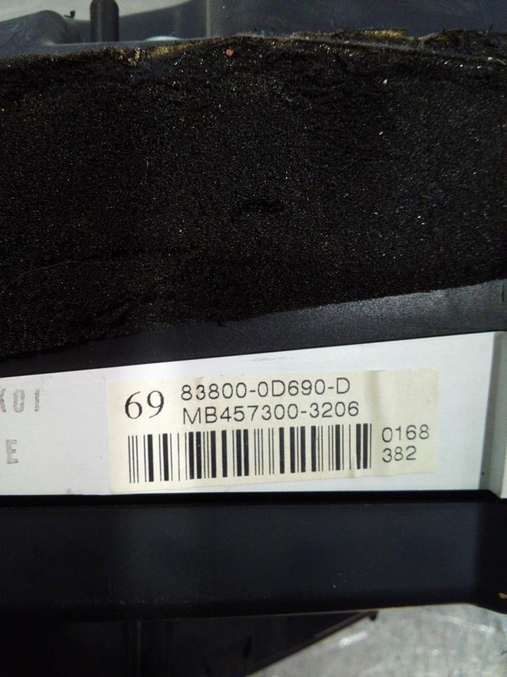 Compteur TOYOTA YARIS 2 PHASE 1 Diesel - 1