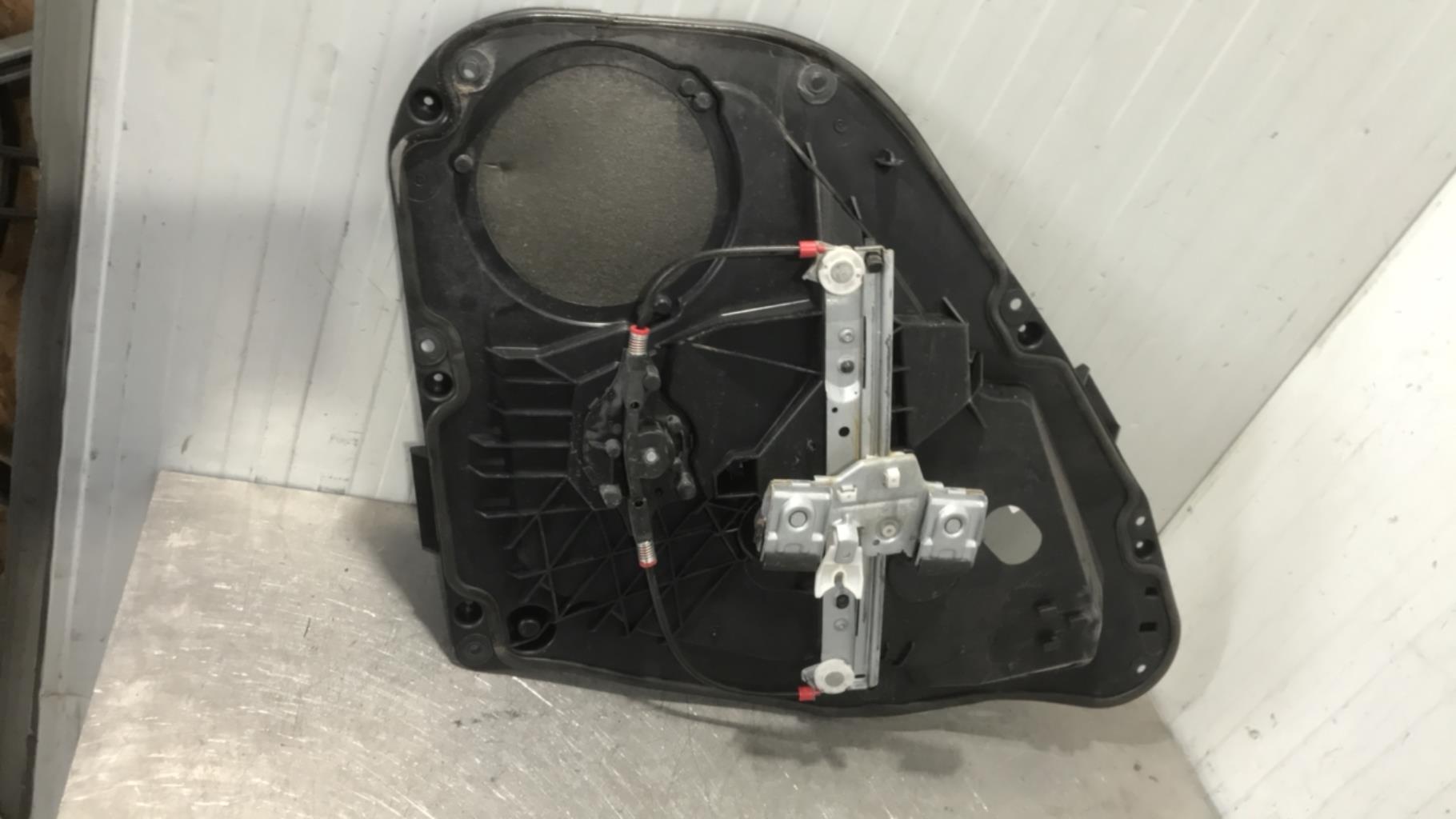 Alzacristalli manuale posteriore destro FORD FIESTA 6 PHASE 1 Diésel - 1