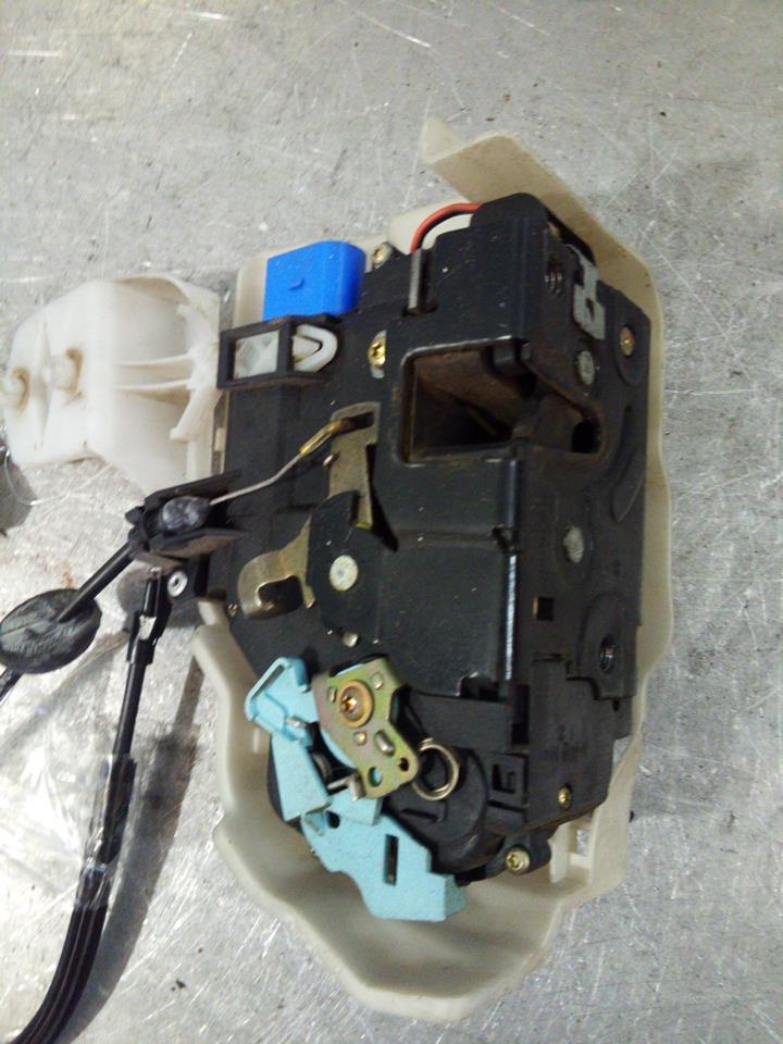 Chiusura centralizzata anteriore sinistra VOLKSWAGEN TOURAN 1 PHASE 1 Diésel - 1