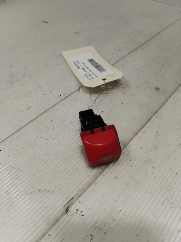 Bouton de warning NISSAN MICRA 3 PHASE 1 Essence - 1