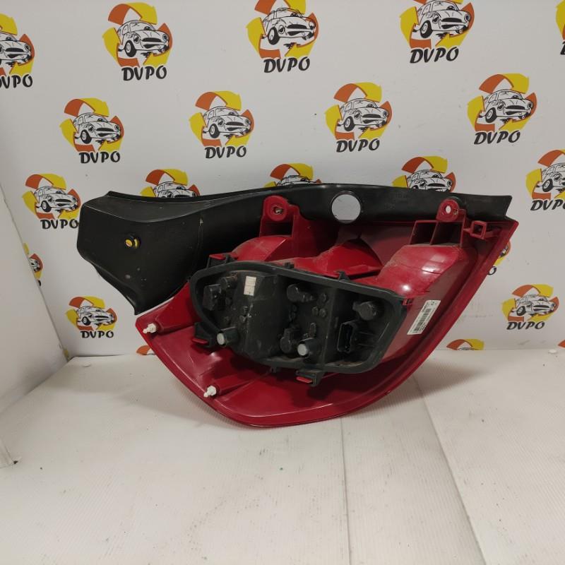 Fanale posteriore principale destro (luci) RENAULT CLIO 3 PHASE 1 Gasolina - 1