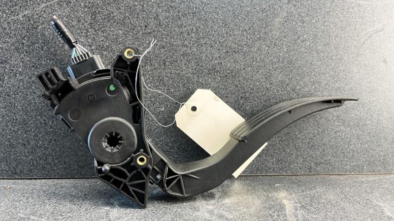 Pedale acceleratore RENAULT CAPTUR 1 PHASE 1 Diésel - 1