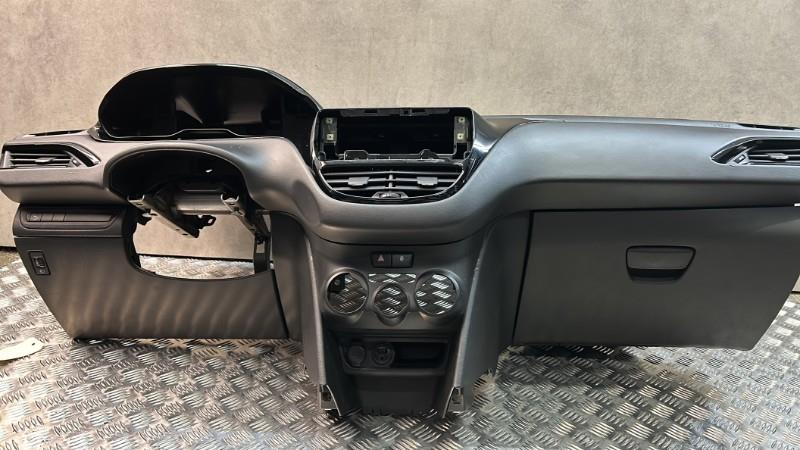 Planche de bord complete PEUGEOT 208 1 PHASE 2 Essence - 1