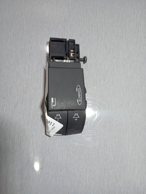 Commande autoradio RENAULT TWINGO 2 PHASE 2 Essence - 1