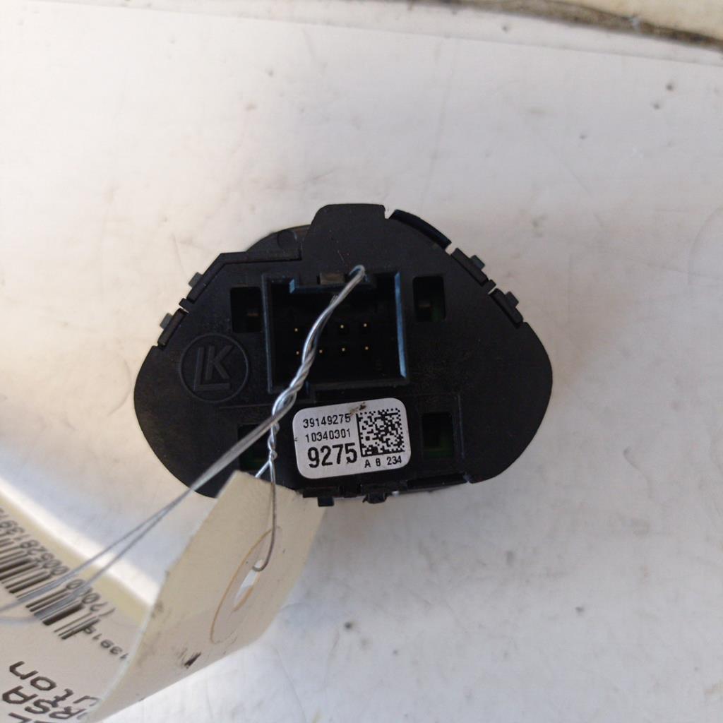 Bouton de warning OPEL CORSA E Essence - 1