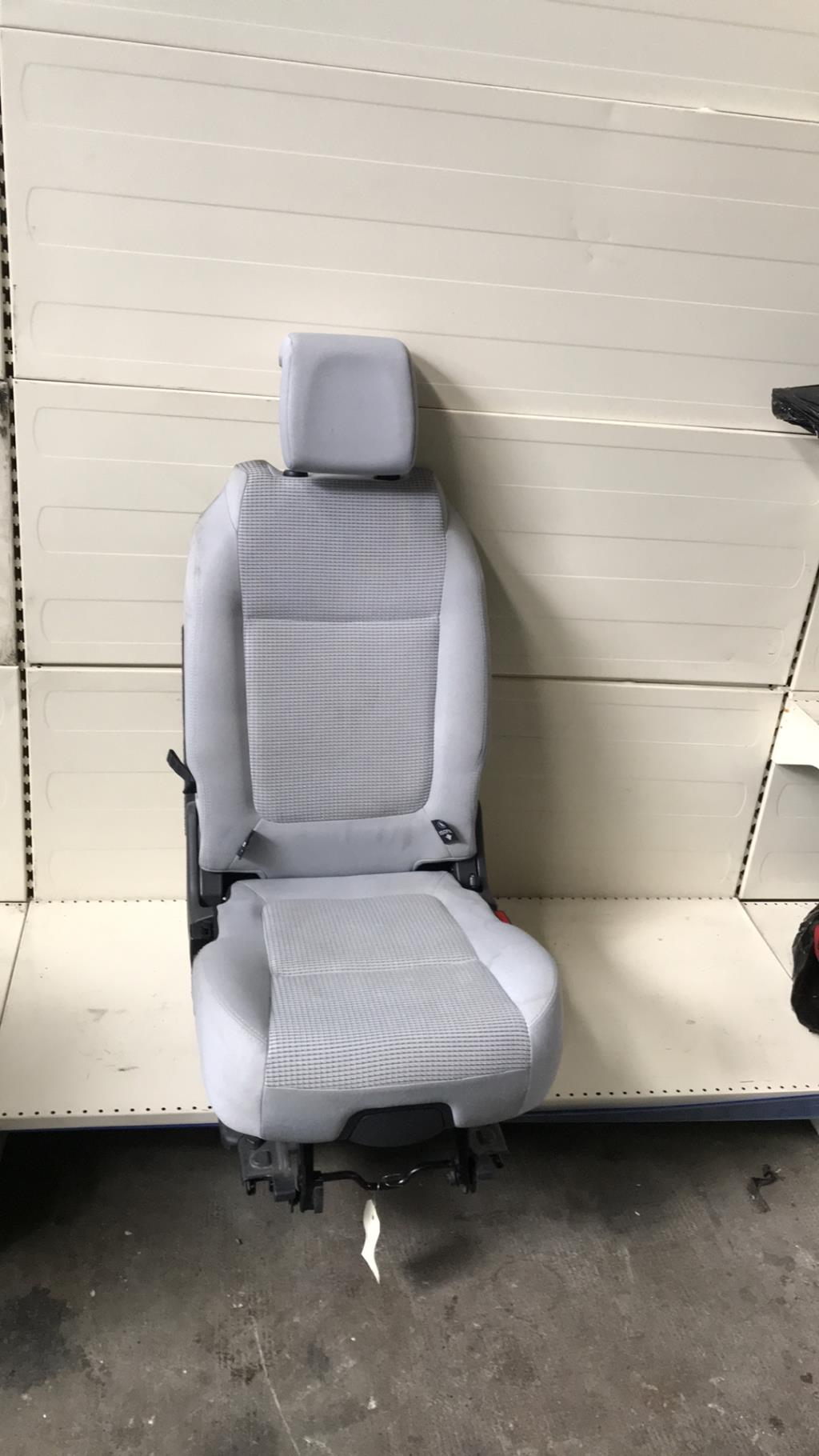 Siege arriere central PEUGEOT 5008 1 PHASE 1 Diesel - 1