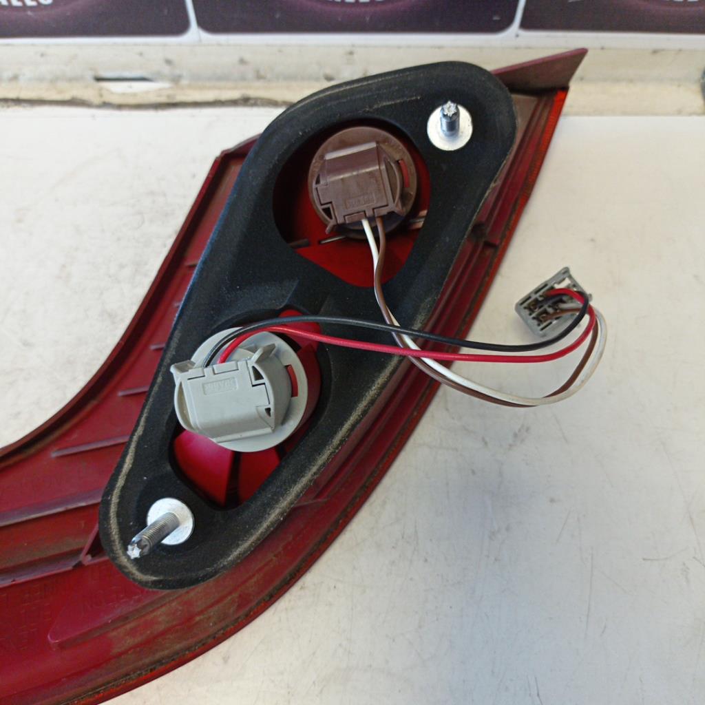 Feu arriere secondaire gauche (feux) FORD FOCUS 2 PHASE 2 CABRIOLET Diesel - 1