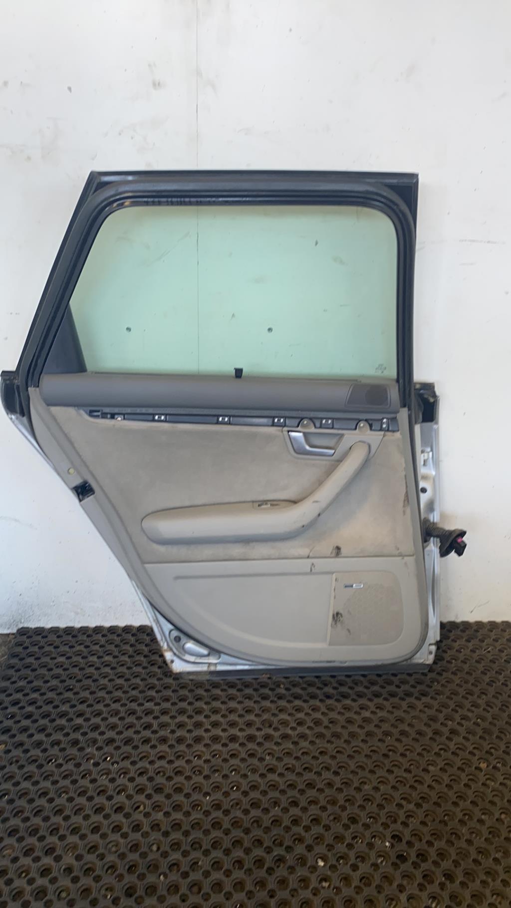 Porte arriere gauche AUDI A4 2 AVANT PHASE 2 BREAK Diesel - 1