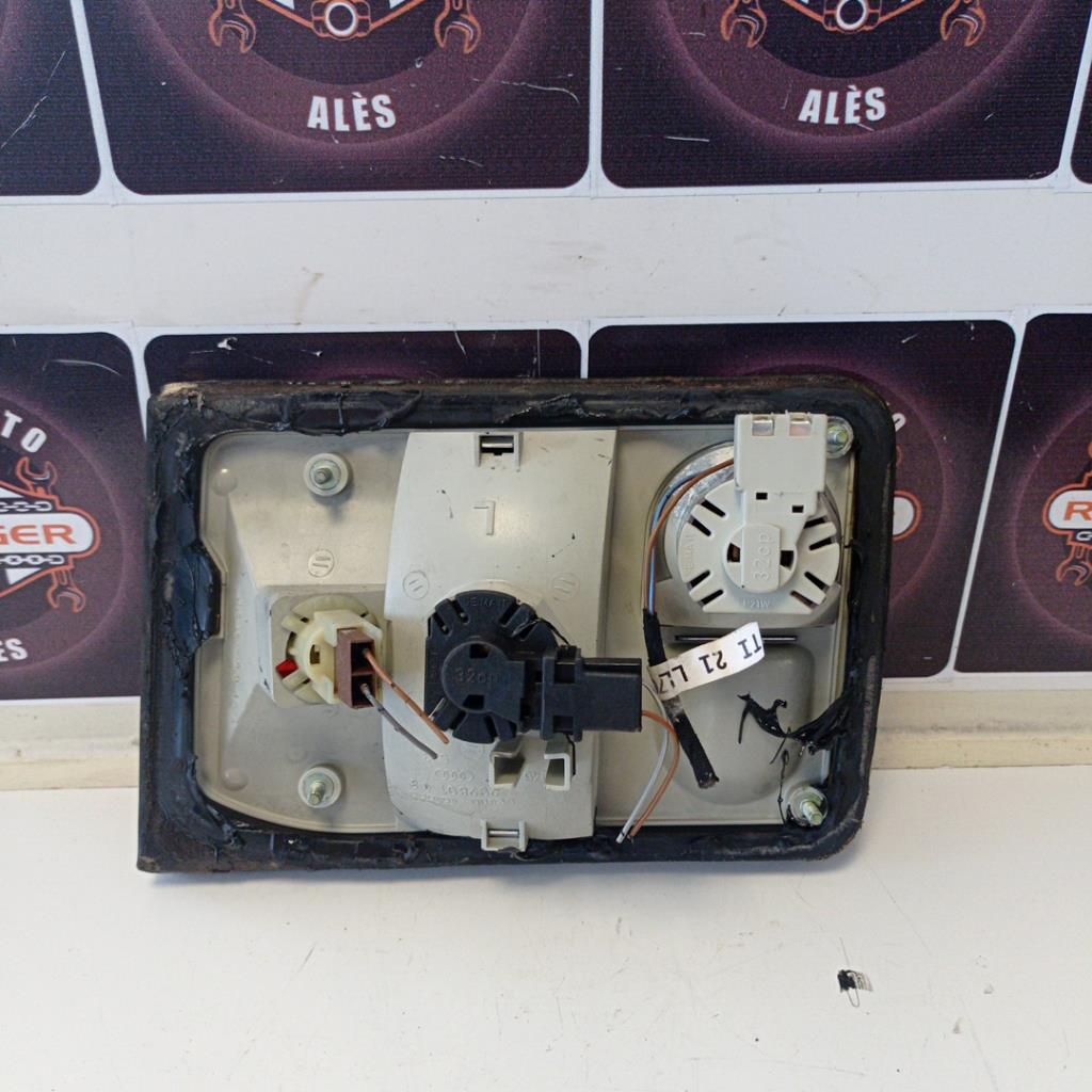 Feu arriere secondaire gauche (feux) AUDI A8 1 PHASE 1 Essence - 1