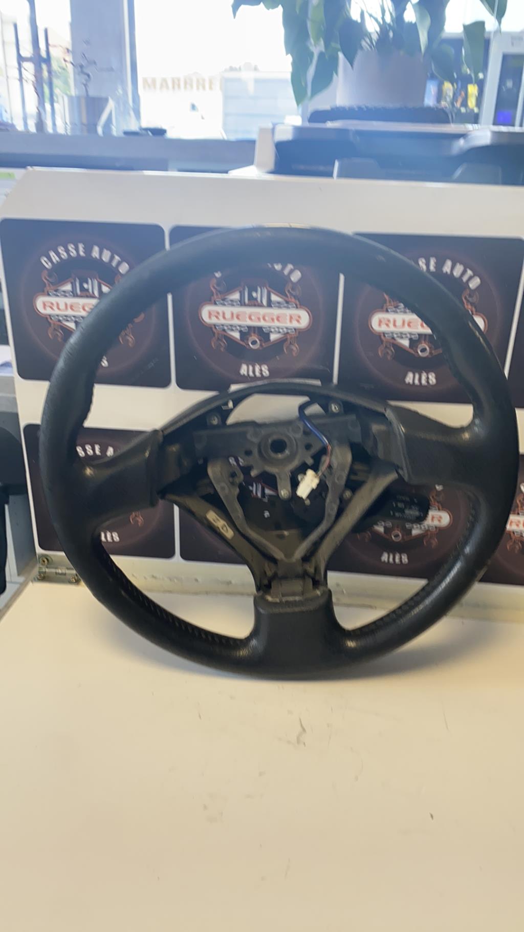 Volant SUBARU LEGACY 4 PHASE 1 Essence - 1