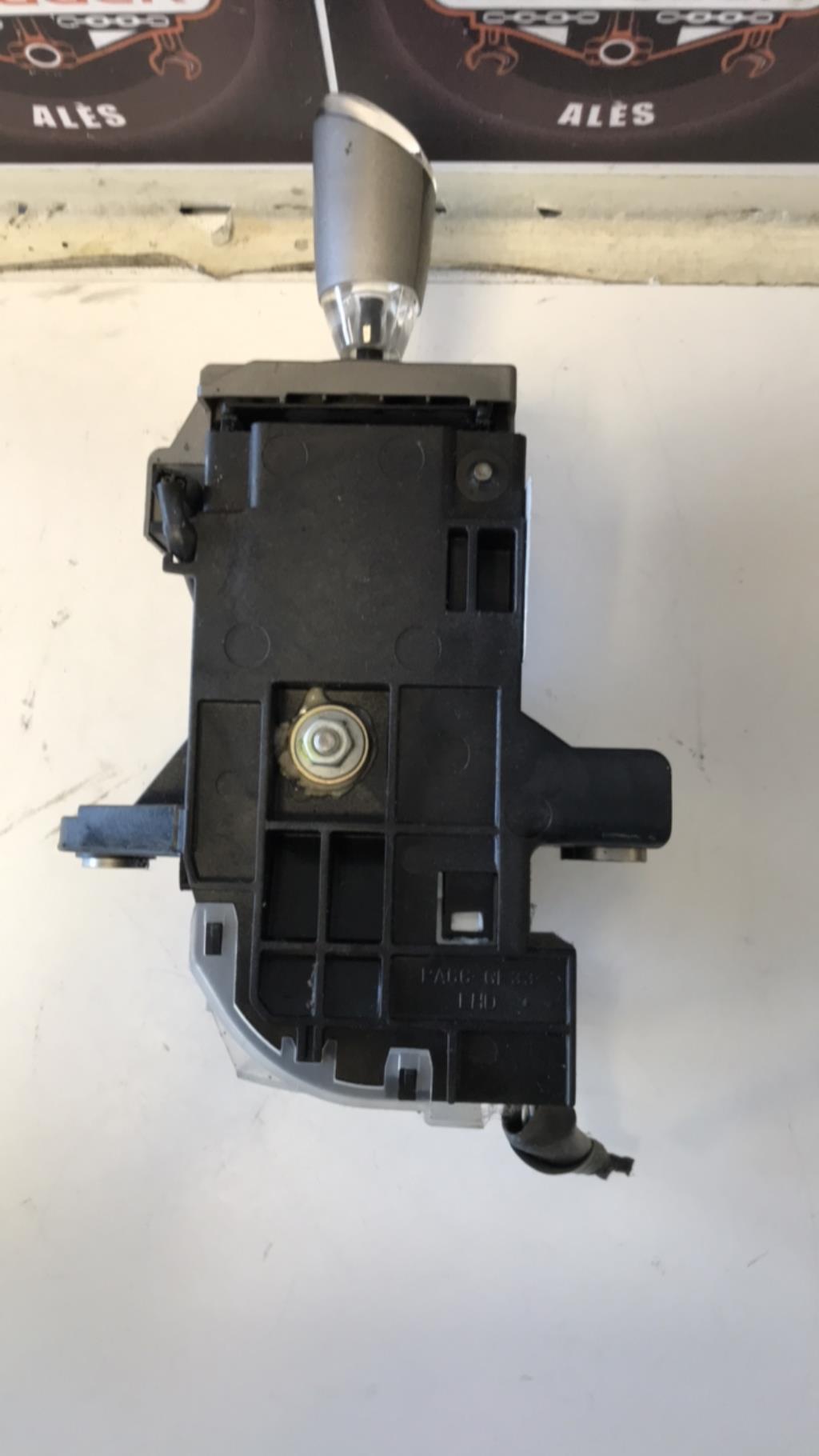 Levier de vitesses TOYOTA PRIUS 2 Essence - 1