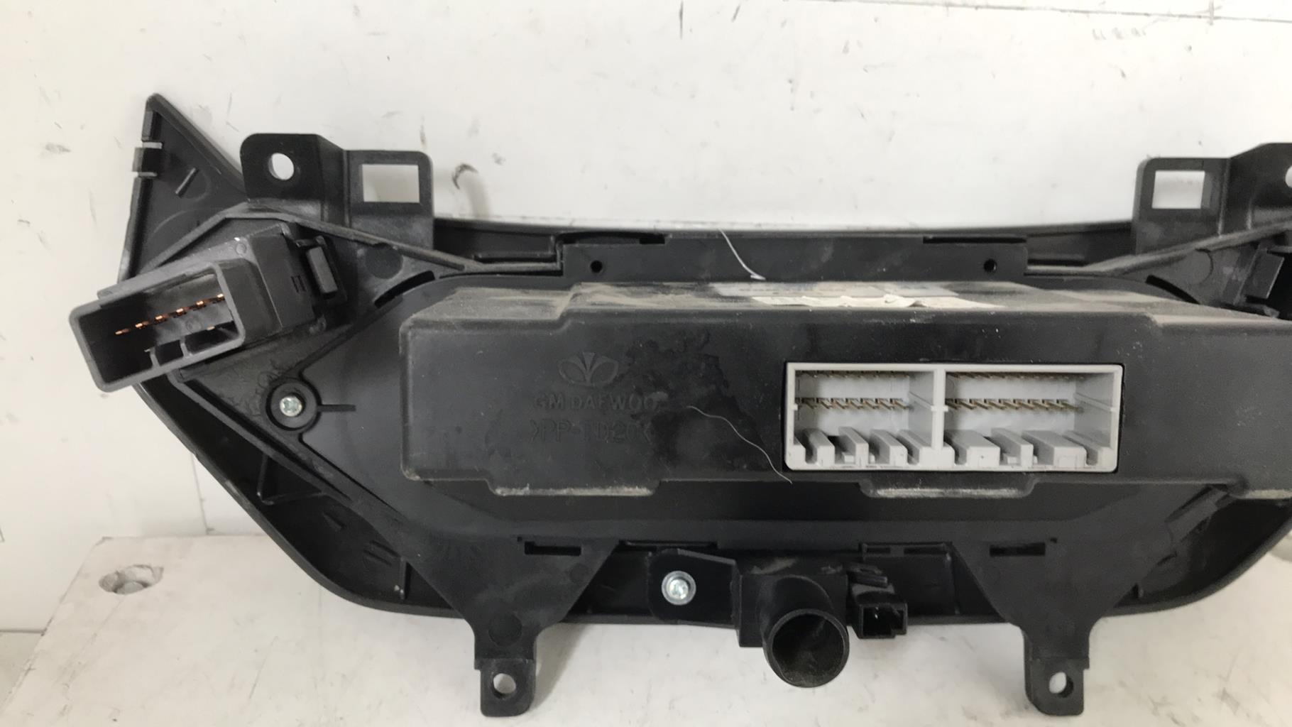 Commande chauffage CHEVROLET AVEO 1 Essence - 1